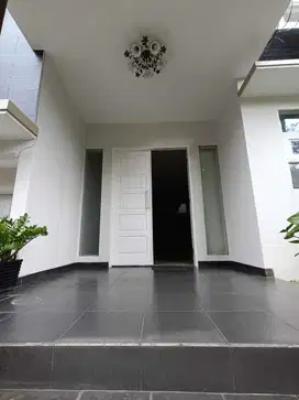 Dijual Rumah Siap Huni Di Jl. Pondok Hijau II Uk252m2 at Jaksel