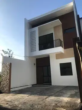Rumah Modern dengan Sentuhan Elegan - Kesempatan Terbatas! di Ciwaruga