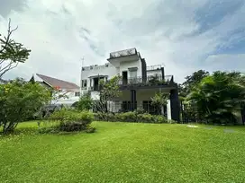 Rumah mewah sentul city halaman belakang danau, rooftop mountain view