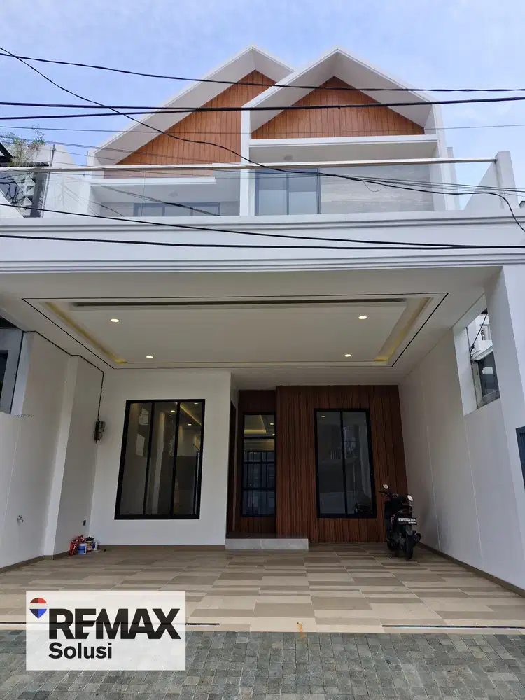 DIJUAL RUMAH BRAND NEW 3 LANTAI AREA PONDOK INDAH JAKARTA SELATAN