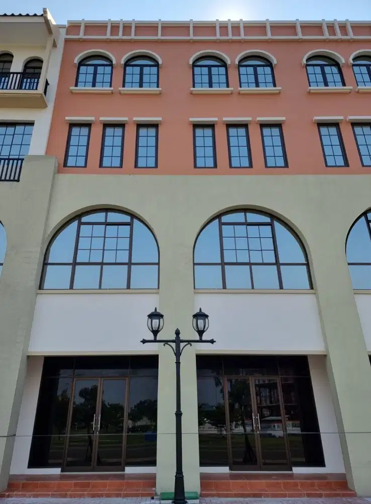 Ruko gandeng 2 muka 1 ,4 lantai disewakan Sedayu City Kelapa Gading