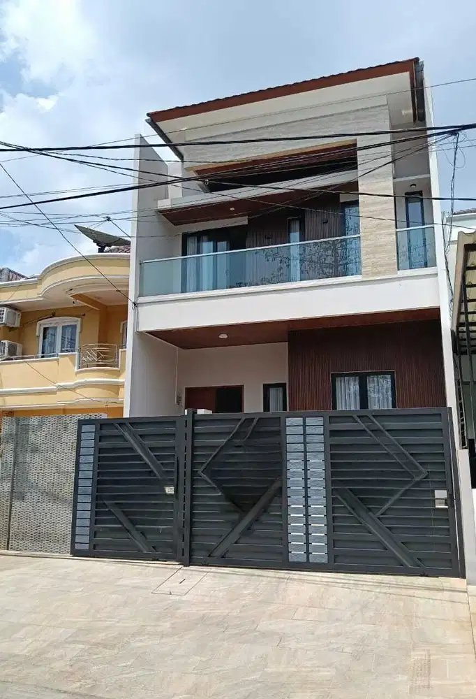 Rumah minimalis modern mewah 3 lantai full furnished dijual Sunter