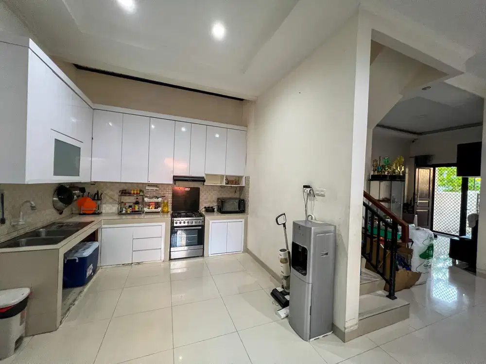 Dijual Rumah Cantik Posisi Hoek di Metland Puri Cipondoh, Tangerang