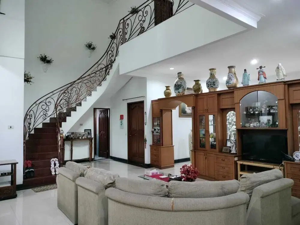 DIJUAL RUMAH HOOK FURNISH MEWAH HADAP TENGGARA DI TAMAN PALEM