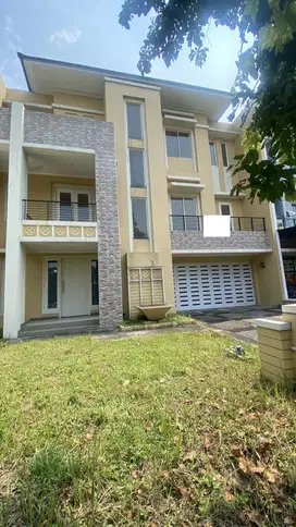 Dijual Rumah Bagus 3 Lantai di Alam Sutera, Tangerang Selatan