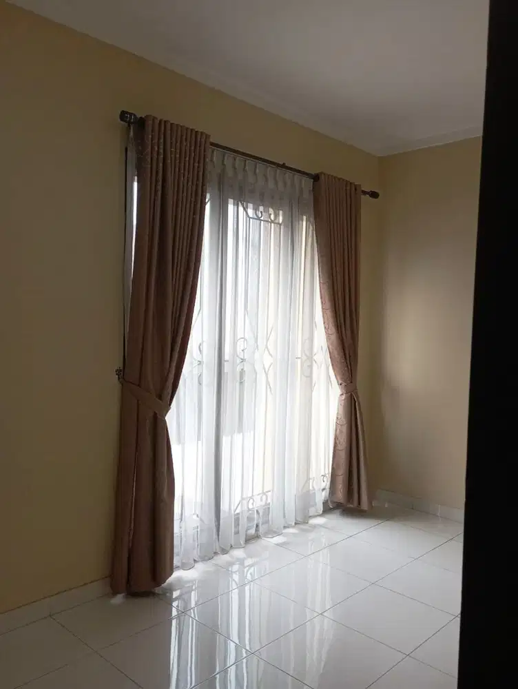 Dijual Rumah Di Dalam CLuster Graha Raya Bintaro
