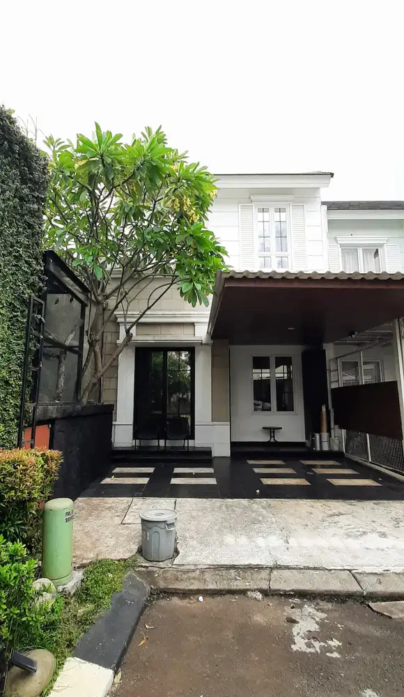 RUMAH FULL FURNISHED 4 LANTAI ADA POOL CLUSTER PINEWOOD BANJAR WIJAYA