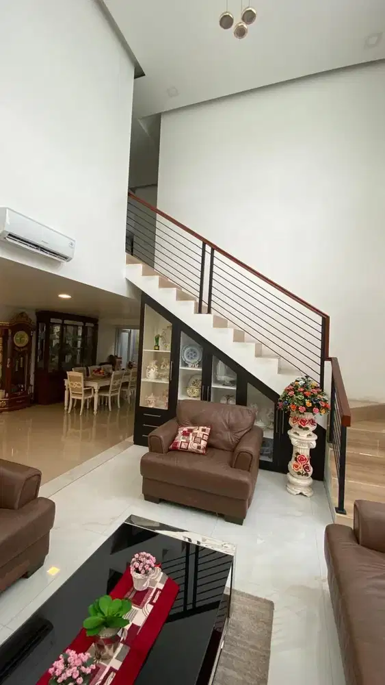 FOR SALE TURUN HARGA SATU MILYARRR Rumah Huk 3 lantai Cosmo Icon BSD