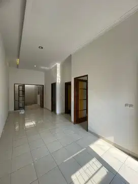Jual Rumah Lokasi Favorit di TKI 3 Blok E