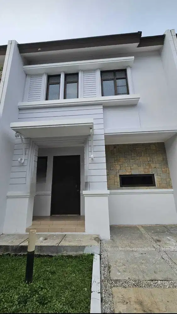 Rumah Murah 2 Lantai Kondisi Bagus Rapi di Nusaloka BSD