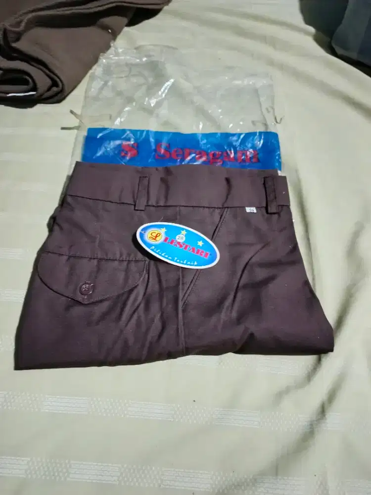 Seragam celana coklat pramuka smp/sma laki laki size 28 msh baru