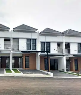 Rumah siap Huni 2 lt dalam komplek harga bawah pasar di Ciputat CL 467