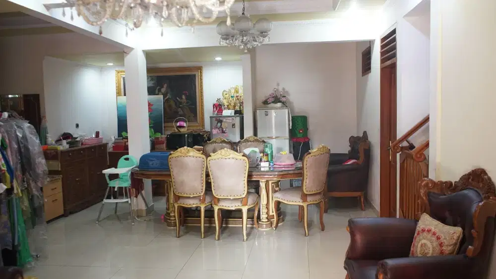Jual rumah 2½ lantai di Kayu Putih Jakarta Timur