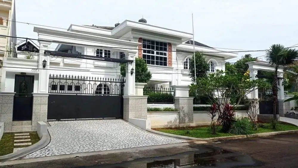 Di jual rumah mewah di perumahan bukit permai. Cibubur