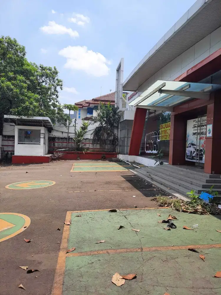 DIJUAL BANGUNAN Ex SHOWROOM DI KAWASAN MAMPANG JAKARTA SELATAN