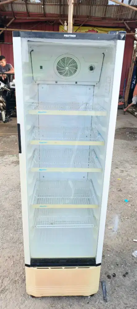 Showcase uk 5 rak polytron