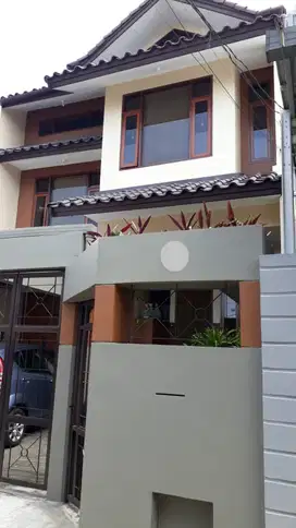 Dijual Rumah di Jl Setrawangi Selatan, Bandung