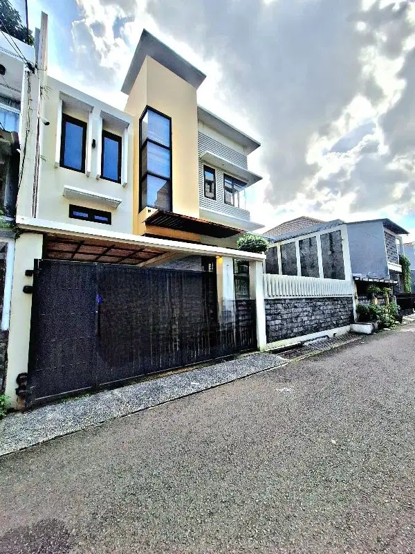 Rumah Mewah di Rawamangun Furnish