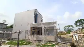Rumah Mewah Murah Purwomartani Include Kolam Renang SHM dan IMB