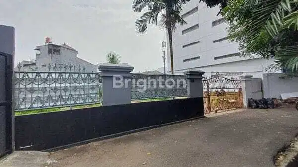 Rumah Lama Hitung Tanah Meruya Dekat Pusat Kuliner Jakarta Barat