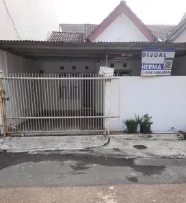 Dijual Rumah Siap Huni di Cluster Cemara Taman Royal 3, Tangerang