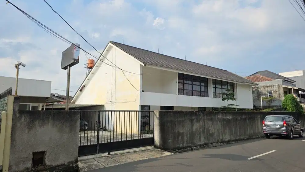 Rumah 2 Lantai di Warung Buncit Mampang, Hanya 8 Menit ke Tol Tebet