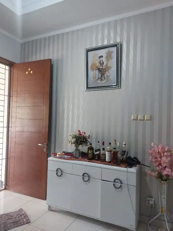 Dijual rumah bagus di Cluster Heliconia Harapan Indah Bekasi Barat
