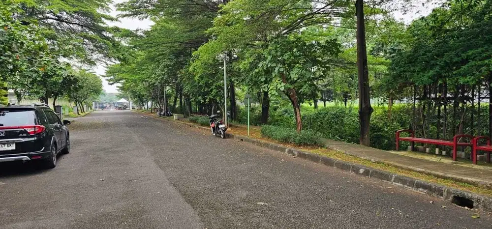 Tanah Kavling Hoek Bentuk Kotak Puri Botanical Dekat Puri Indah