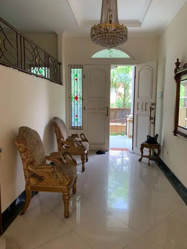 Rumah Bagus di Mitra Gading Villa, harga nego, lokasi strategis
