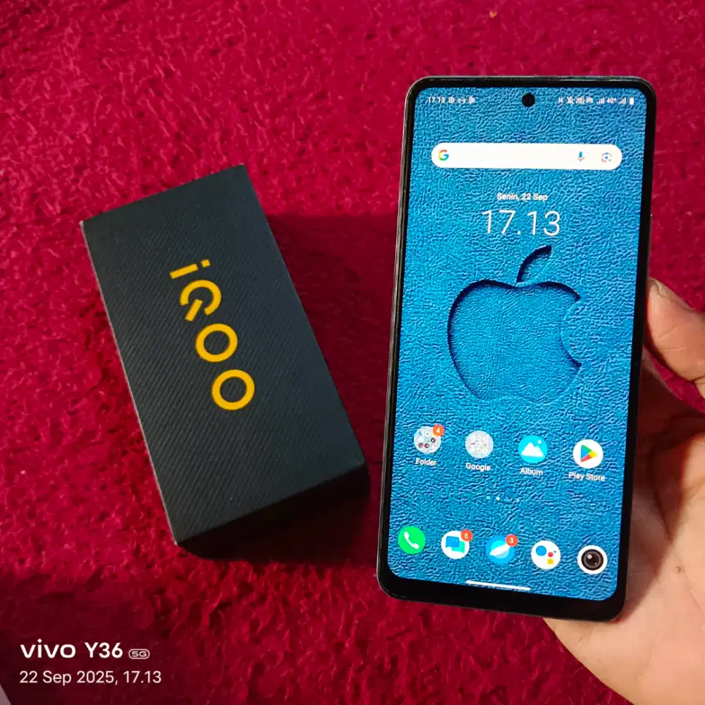 vivo iqoo Z7x 5g ram 8+8/128gb snapdragin 695'5g gaming