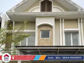 Jual Rumah lebar 8 Cluster Thames JGC Row jalan luas area depan