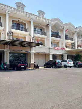 Siap Pakai! Ruko 3 Lantai di Boulevard Raya, Harapan Indah