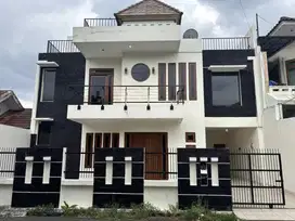 Rumah Siap Huni Dengan Rooftop Lega di Duren Tiga Jakarta Selatan