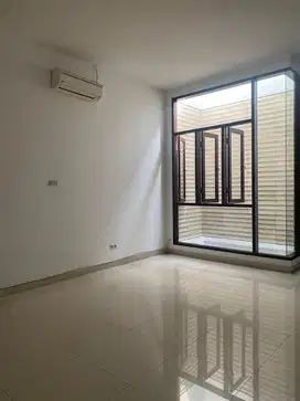 JUAL CEPAT! Rumah Siap Huni Hadap Selatan di Agung Permai, Bisa Nego