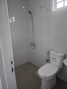 Dijual Rumah Cantik Dan  Siap Huni Berlokasi Di Kotawisata