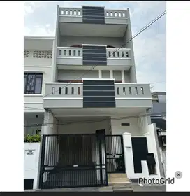 Rumah Strategis di Belakang Mall Kelapa Gading, Jakarta Utara