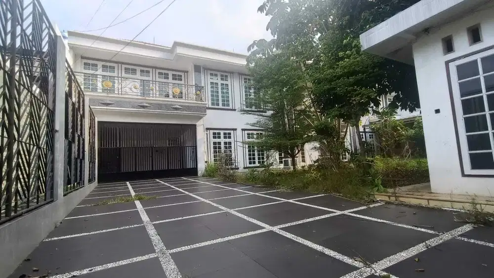 Rumah Mewah di Komp Kav Polri Jagakarsa Jakarta Selatan