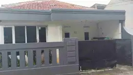 rumah kampung masuk mobil dekat pintu TOL sawangan depok/Transmart lebar bulus