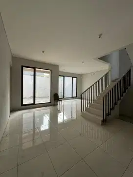 Rumah Sutera Palmyra Luas Tanah 200m2 Luas Bangunan 183m2.