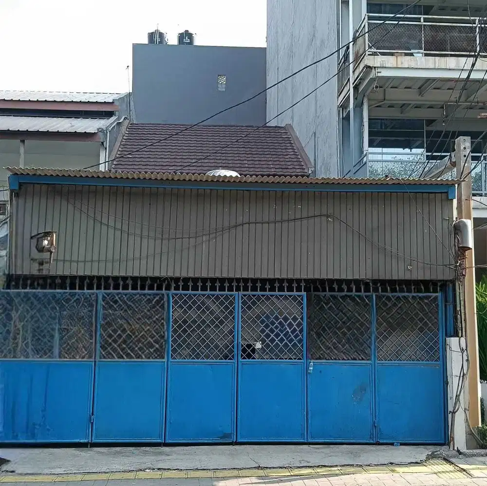 Rumah usaha 2 lantai disewakan lokasi strategis  Jalan Raya Sunter