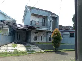 Rumah Lama 2lt di Villa Gunung Lestari Jombang Tangerang