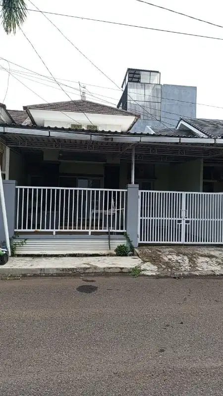 Dijual Rumah Modern Full Renovasi di Cluster Aralia – Harga Terbaik!