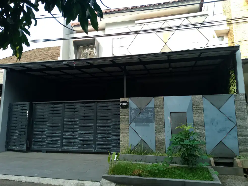 Rumah 2 Lantai Di Bsd Jl Lavionda Serpong Tangerang Selatan