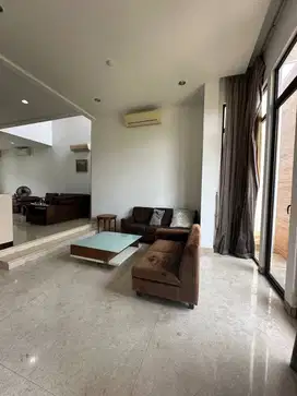 Rumah di Royalton Residences Kemayoran, full furnish,Siap huni