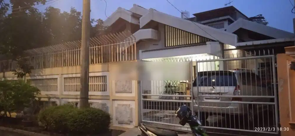 Dijual Rumah Sunrise Garden, Jakarta Barat