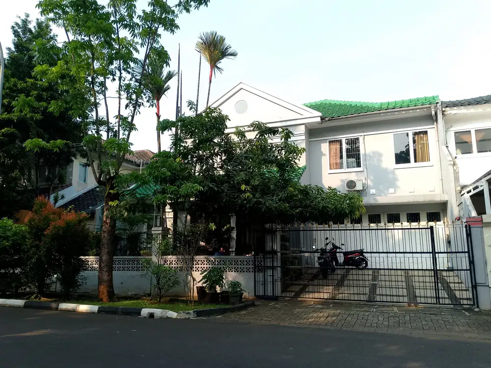 Rumah 2lt Asri Perum Puspita Loka BSD Tangerang