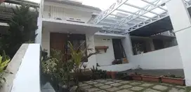 Dijual Rumah 3 Lantai Nyaman dan Aman di Nanjung Regency