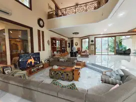 RUMAH SUPER LUX SUNTER AGUNG KOMPLEK TOP SEMI FURNSIHED