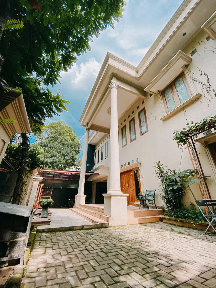 DIJUAL RUMAH TINGGAL MEWAH KAWASAN BIRAH RAWA BARAT KEBAYORAN