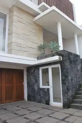 Dijual Rumah Jl. Pertanian Lebak Bulus Jakarta Selatan